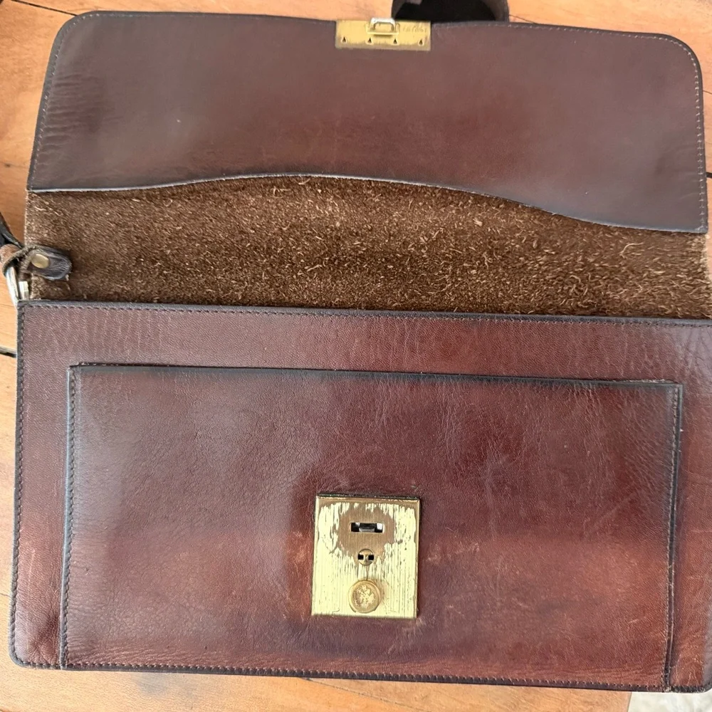 Elegant Brown Leather Men's Bag